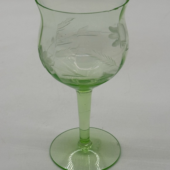 Art Deco wine uranium wine glasses simple with garland 1 Glass - Picture 5 of 11